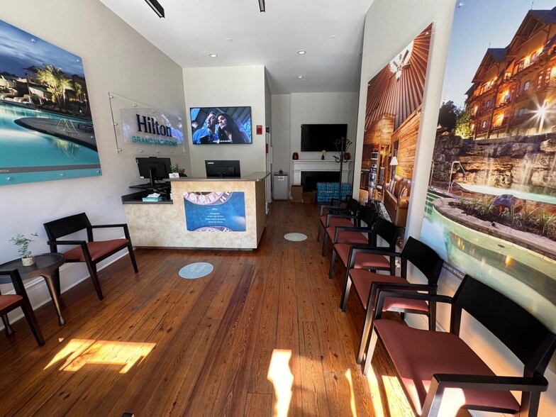 211-224 W Saint Julian St, Savannah, GA for lease - Lobby - Image 2 of 9