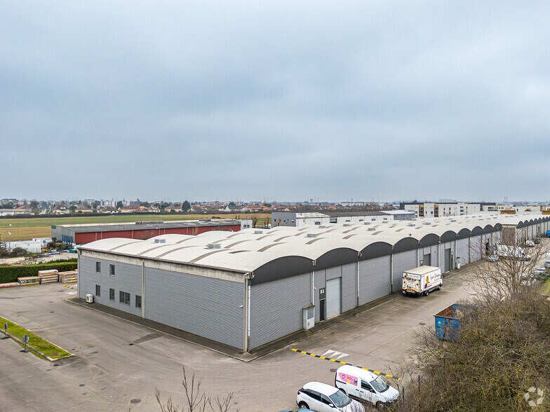 Flex in Saint-Priest for lease - Primary Photo - Image 1 of 2