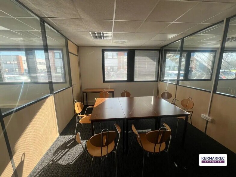 Office in Rezé for lease - Interior Photo - Image 2 of 7