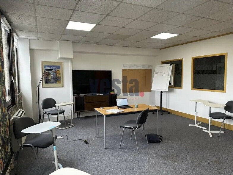 Office in Champagne-au-Mont-d'Or for sale - Interior Photo - Image 1 of 7