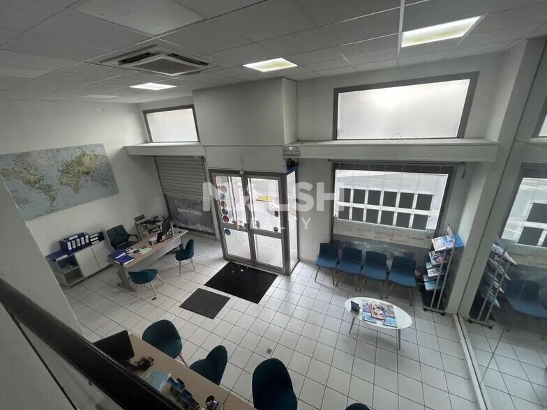 Retail in Lyon for lease - Interior Photo - Image 2 of 4