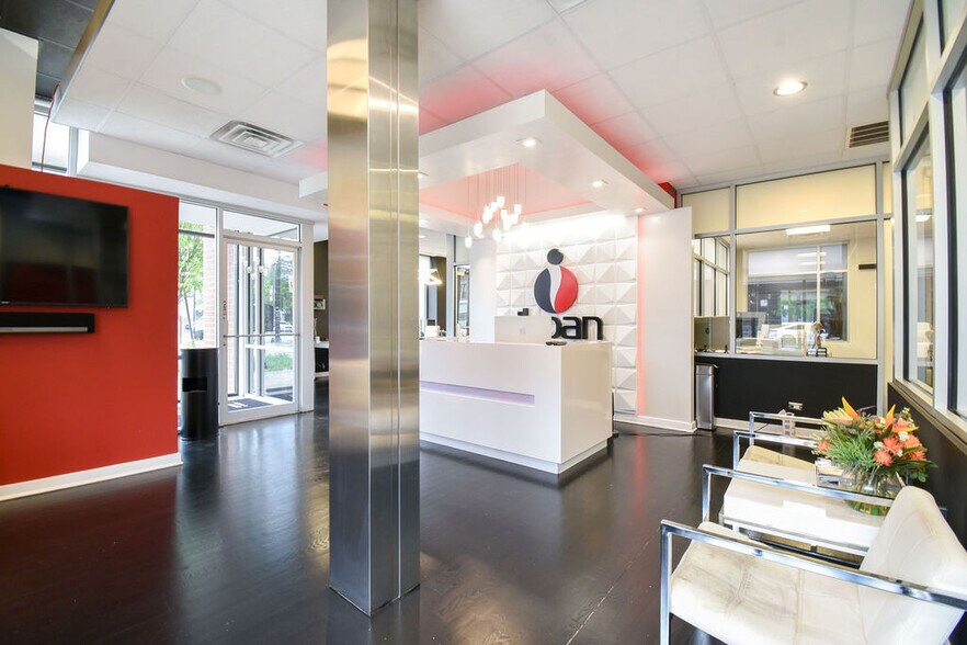 2101 W Division St, Chicago, IL for lease - Building Photo - Image 3 of 32