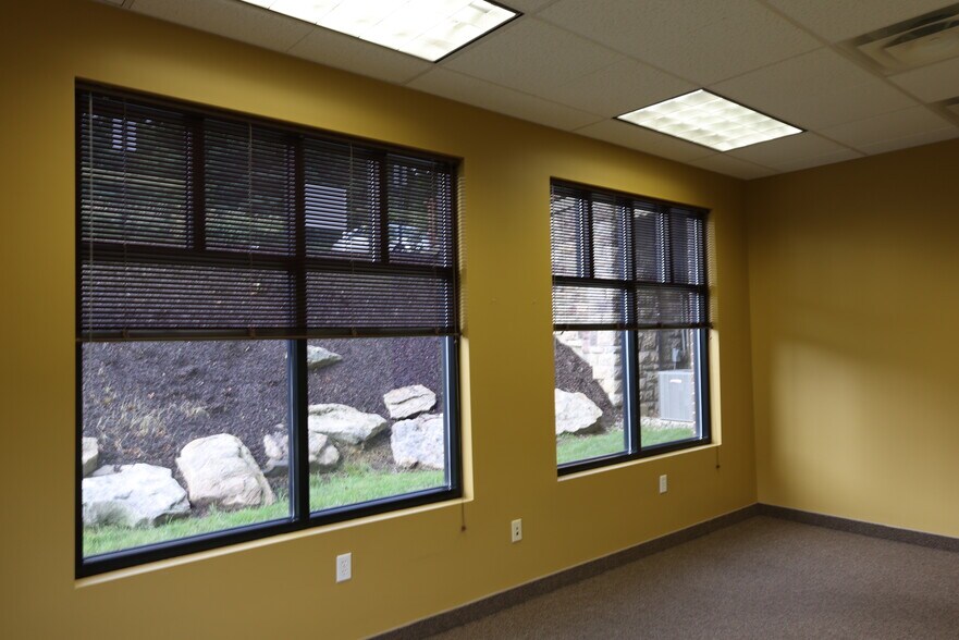 1100 Ashwood Dr, Canonsburg, PA 15317 Ashwood Commons Office Park