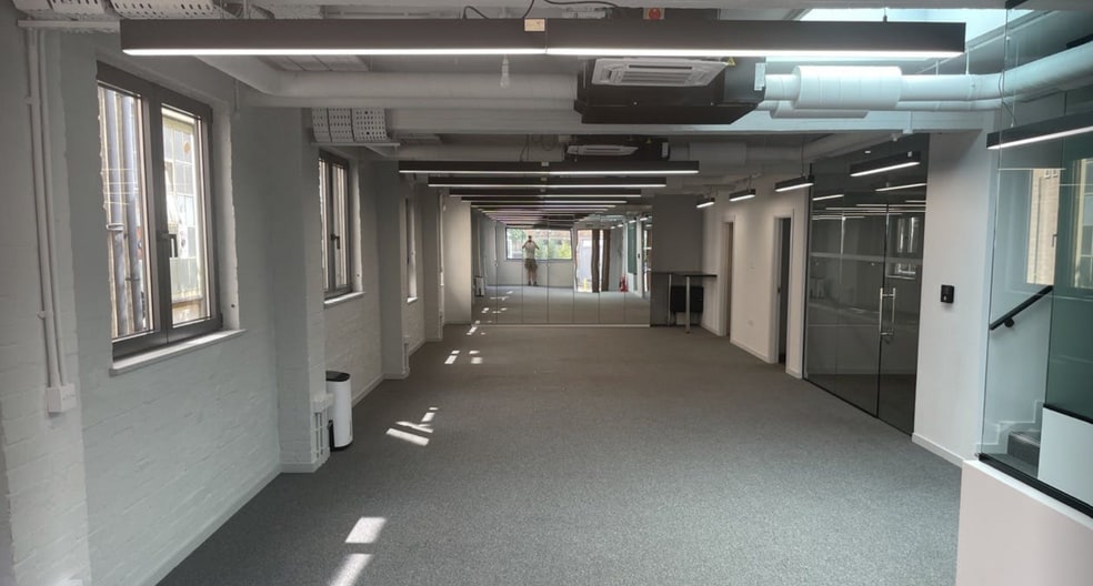 15 Reece Mews, London for lease - Interior Photo - Image 3 of 6