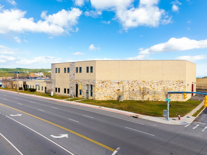 3949 Austin Blvd, Island Park, NY for sale - Building Photo - Image 1 of 20