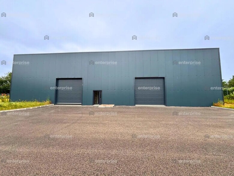 Flex in Flixecourt for sale - Building Photo - Image 2 of 3