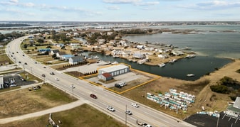 5960 SF FLEX - INDUSTRIAL WATERFRONT PROPERTY - Warehouse