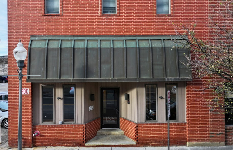 135 Salem Ave SW, Roanoke, VA for sale - Building Photo - Image 2 of 13