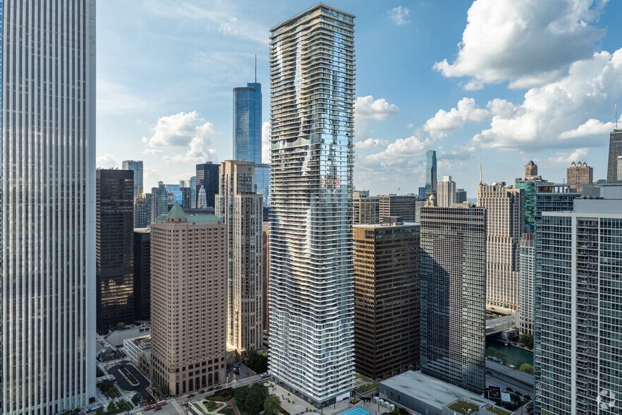 225 N Columbus Dr, Chicago, IL for sale - Primary Photo - Image 1 of 40