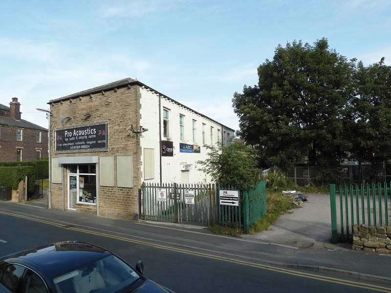 1 Green Ln, Dewsbury for sale Primary Photo- Image 1 of 1