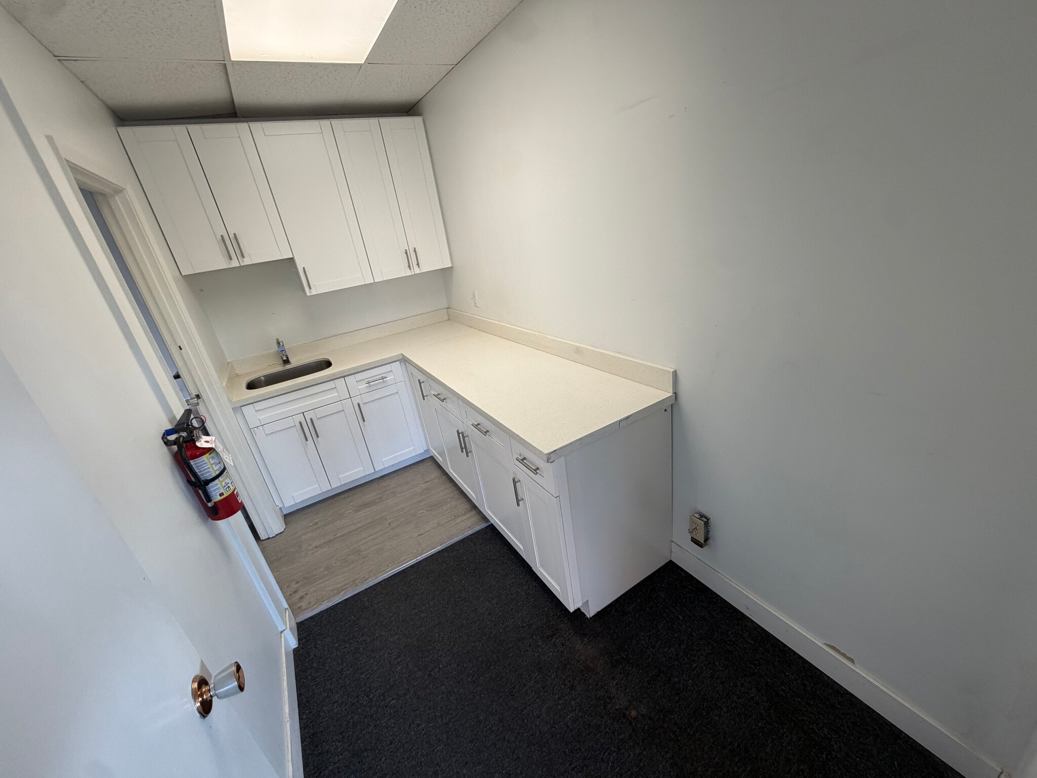 7080 River Rd, Richmond, BC for lease Interior Photo- Image 1 of 6