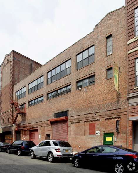 429 W 127th St, New York, NY for lease - Building Photo - Image 1 of 8