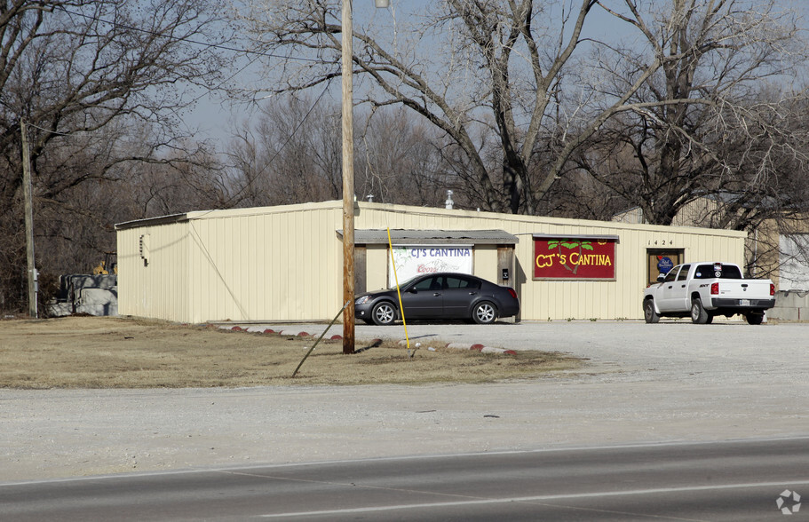 1424 Tuxedo Blvd, Bartlesville, OK for lease - Primary Photo - Image 1 of 2