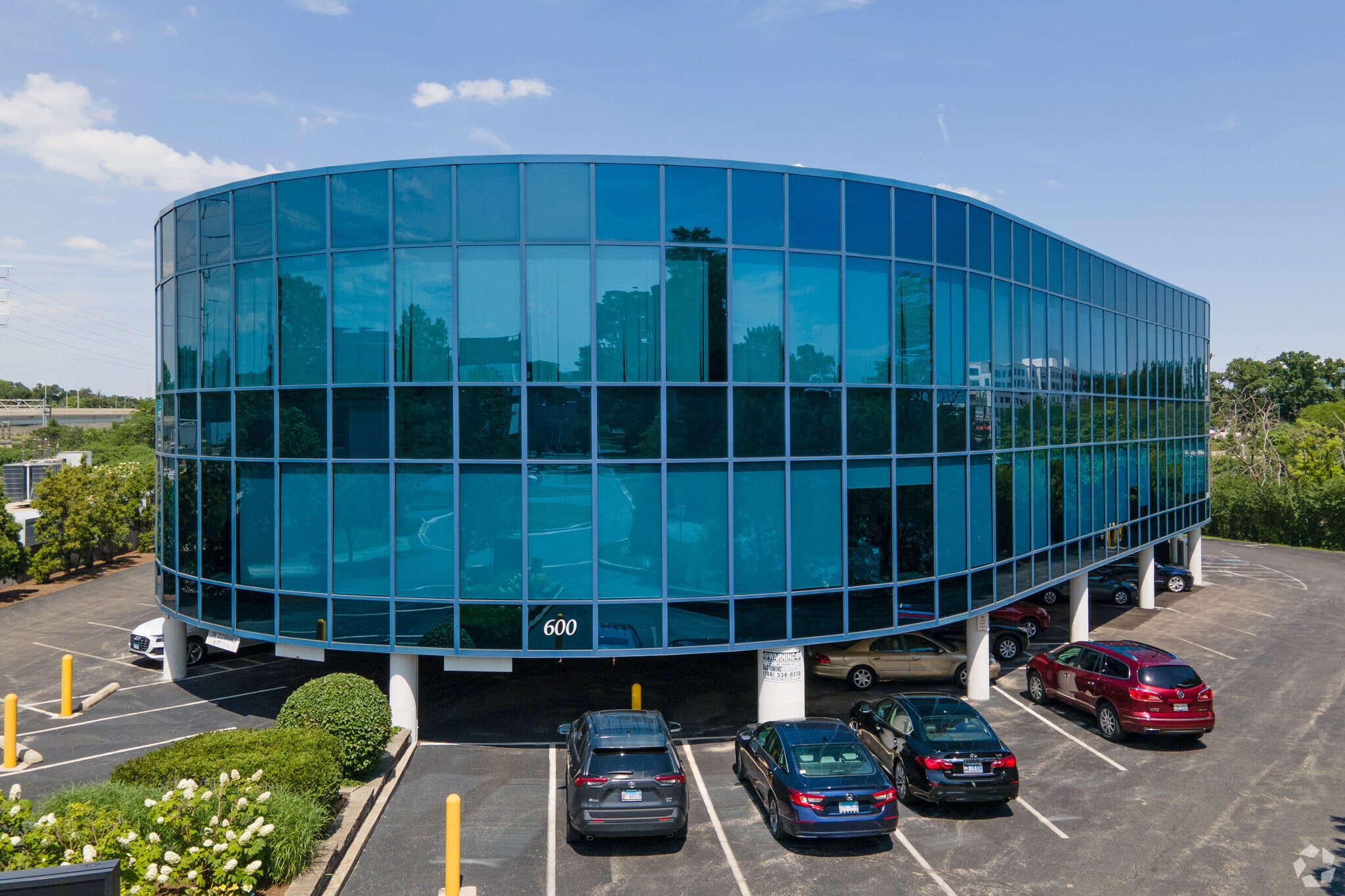 600 Enterprise Dr, Oak Brook, IL for lease Primary Photo- Image 1 of 48