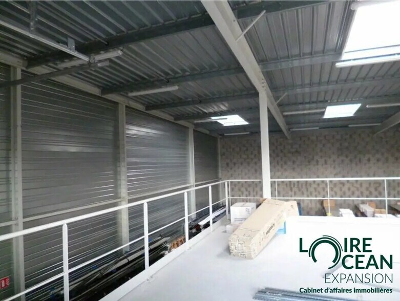 Flex in Nantes for lease - Interior Photo - Image 3 of 4