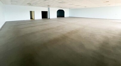 6909-6943 E State St, Rockford, IL for lease Interior Photo- Image 2 of 5