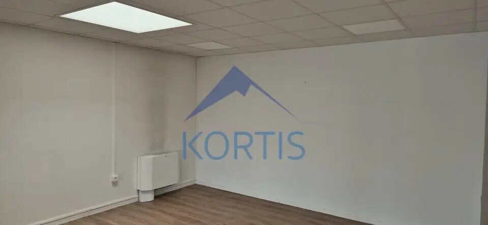 Office in Bron for lease - Interior Photo - Image 3 of 7