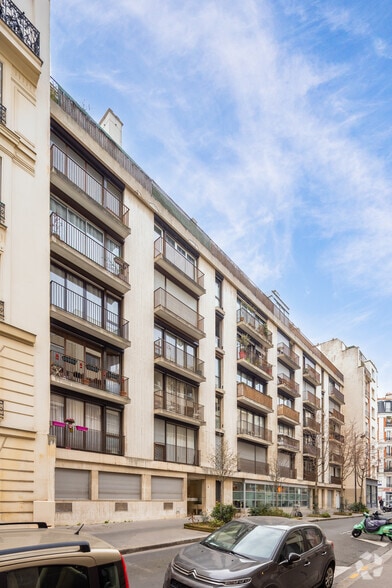 7 Rue Plumet, Paris for lease - Building Photo - Image 2 of 2