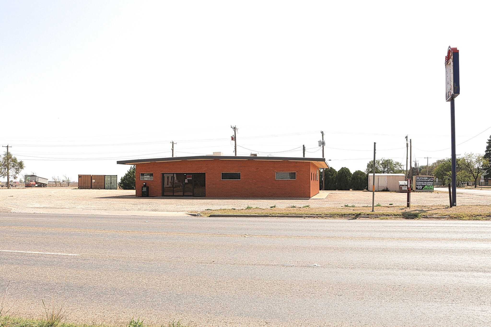 304 E Houston St, Floydada, TX 79235 Nielson's Restaurant