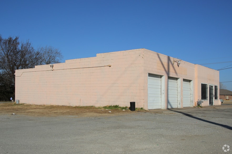 2494 N Lewis Ave, Tulsa, OK for sale - Building Photo - Image 2 of 3