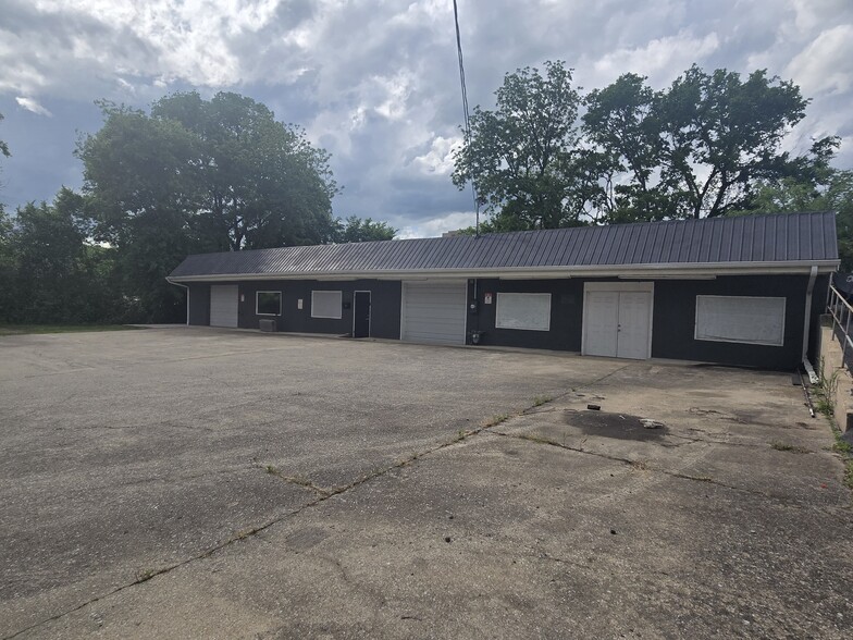 124 W Winchester St, Gallatin, TN for lease - Building Photo - Image 3 of 21