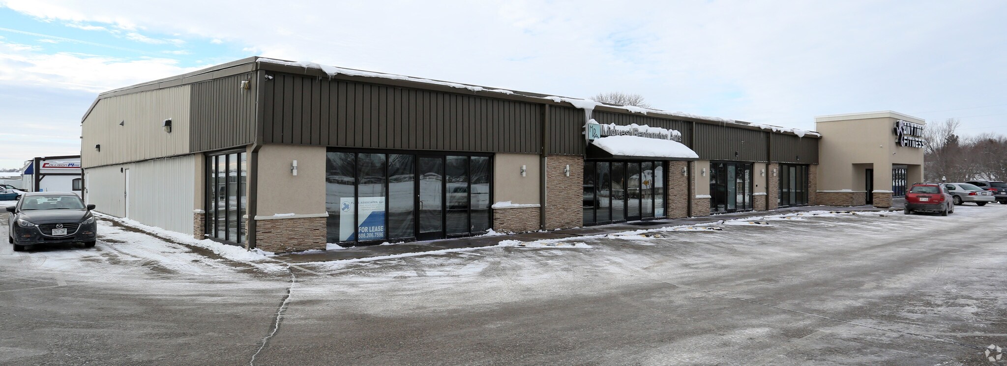 604 E Main St, Waunakee, WI for sale Primary Photo- Image 1 of 1