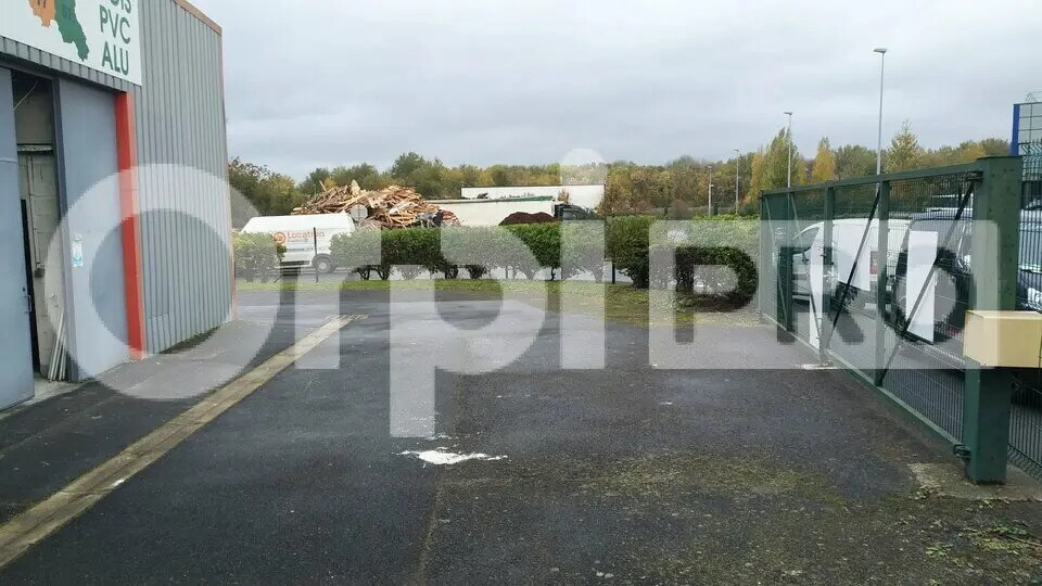 Flex in Cormontreuil for lease - Building Photo - Image 1 of 6