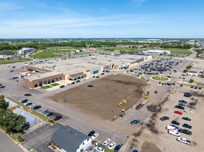 1400 Madison Ave, Mankato, MN for lease - Building Photo - Image 1 of 3