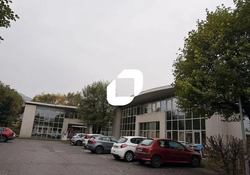 Office in Gières for lease - Building Photo - Image 3 of 7