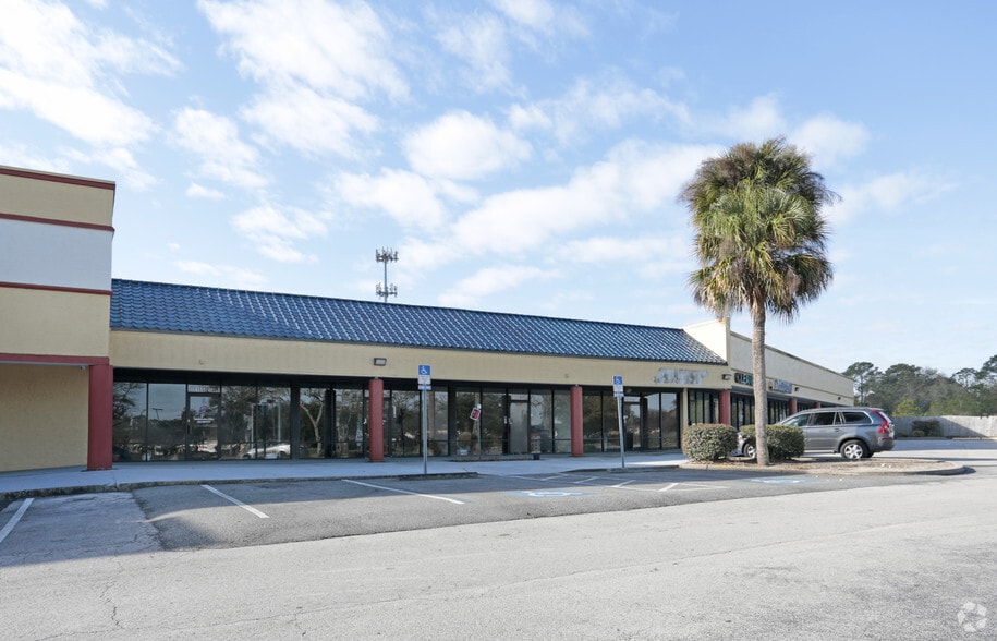 1584 Normandy Village Pky, Jacksonville, FL for lease - Primary Photo - Image 2 of 22