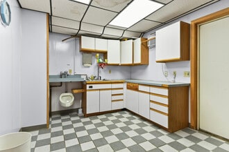 684 Park Ave, Cranston, RI for lease Interior Photo- Image 2 of 22