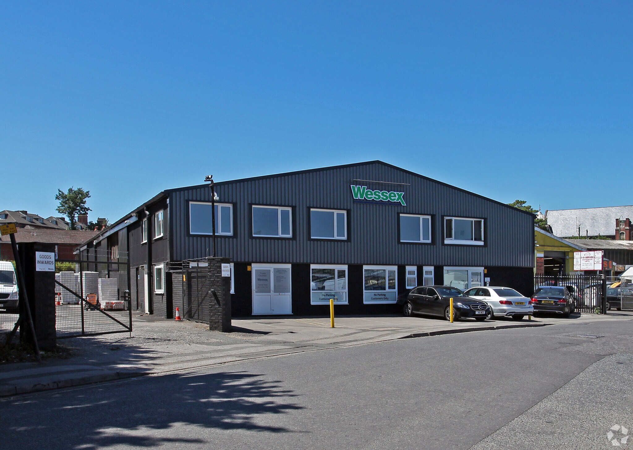 6-18 Empress Rd, Southampton for lease Primary Photo- Image 1 of 3