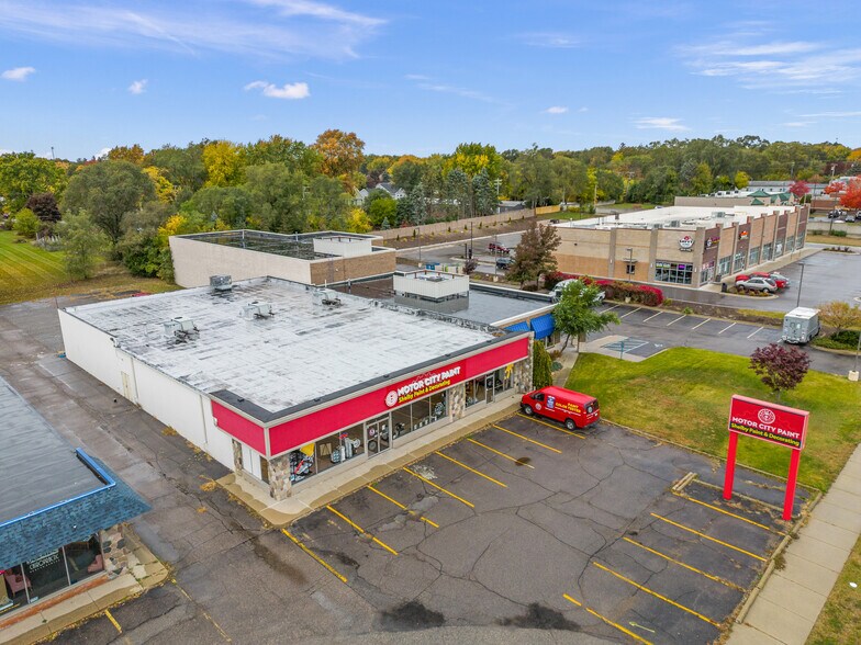 47221 Van Dyke Ave, Utica, MI 48317