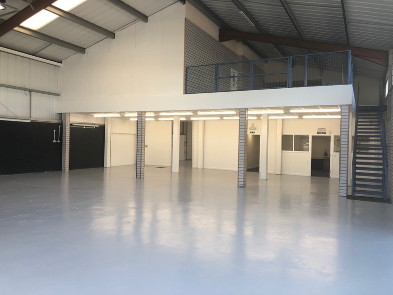 Newhall Rd, Sheffield for lease - Interior Photo - Image 3 of 4