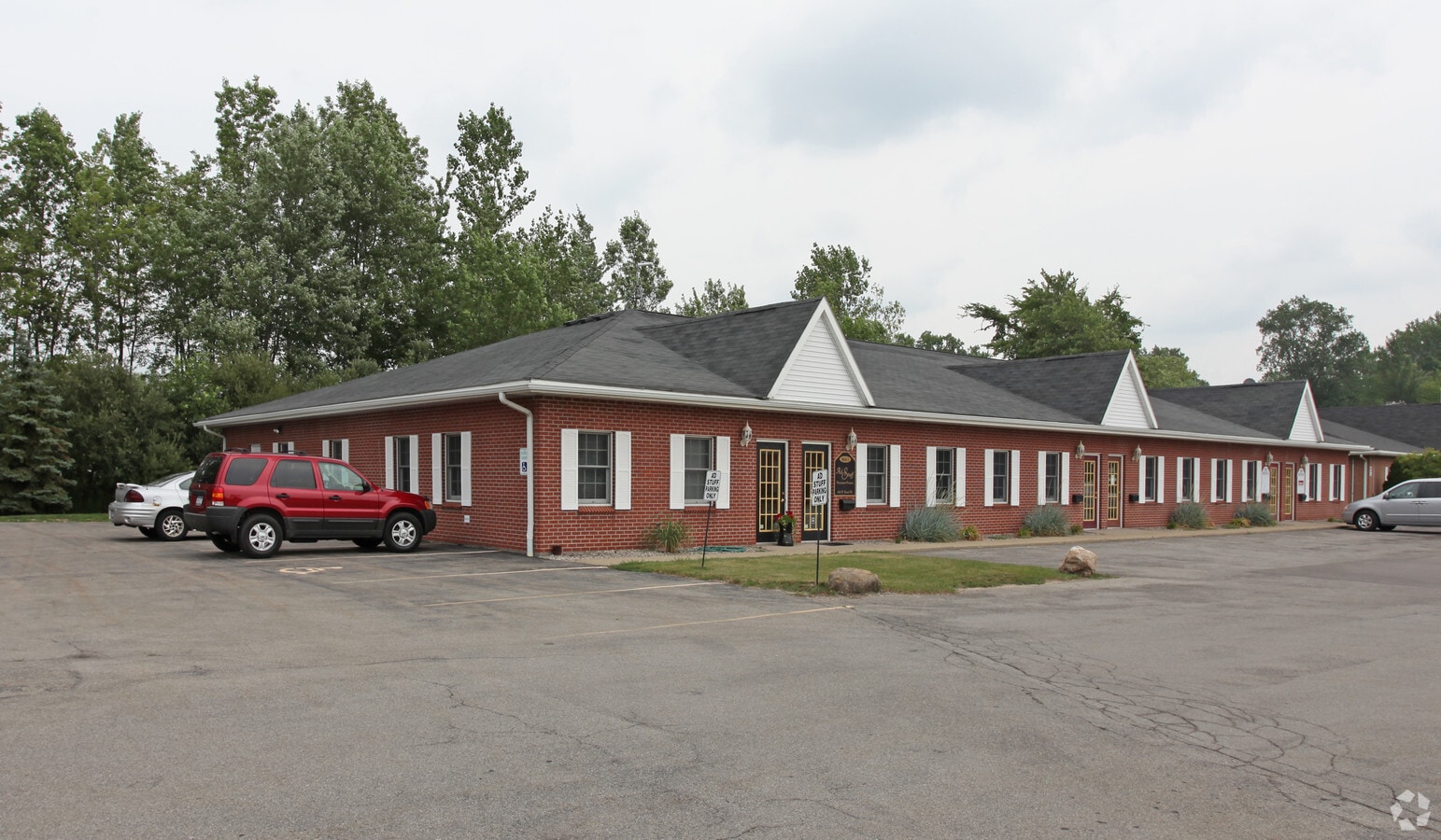 626 N French Rd, Amherst, NY 14228