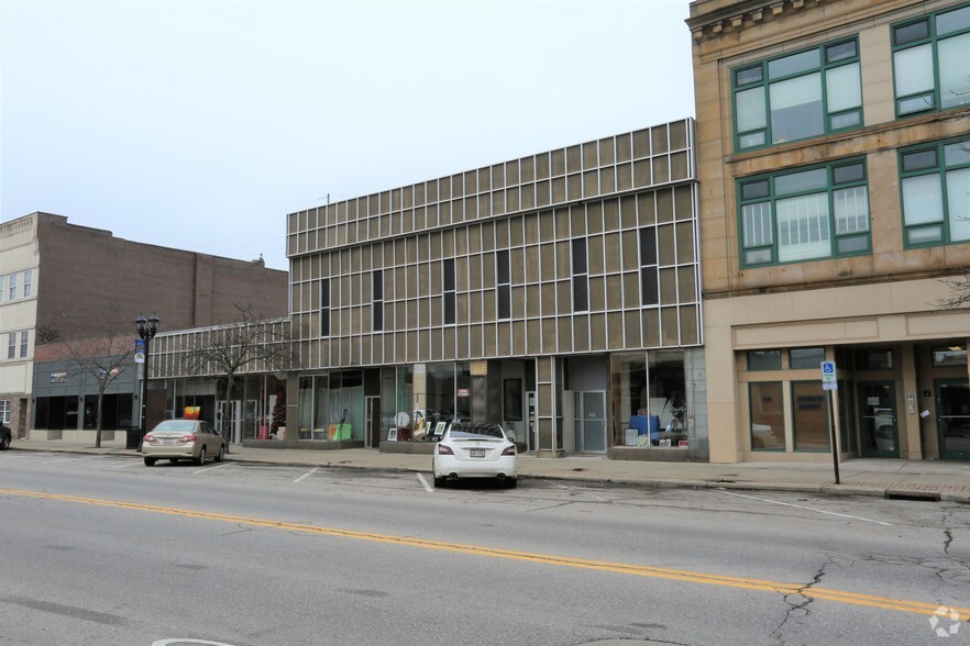 353-357 Broad St, Elyria, OH for sale - Primary Photo - Image 1 of 1