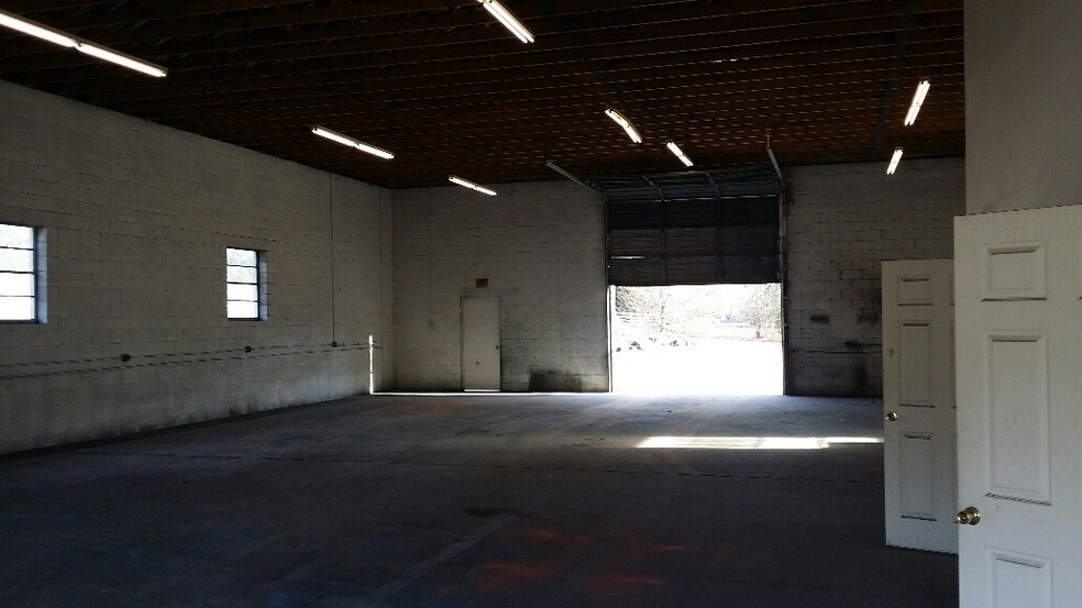 512 Scuffletown Rd, Simpsonville, SC for lease - Interior Photo - Image 3 of 8