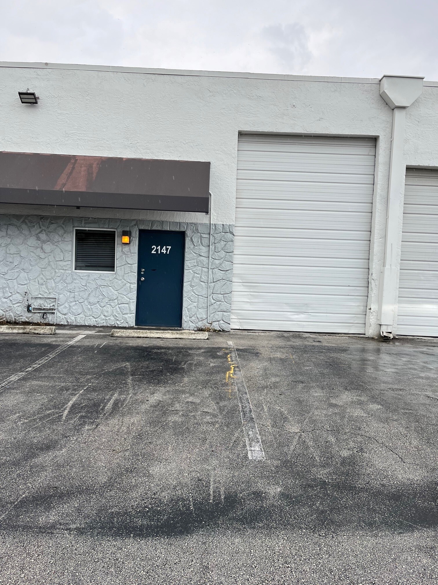 1900-2261 NW 29th St, Oakland Park, FL for lease Building Photo- Image 1 of 15