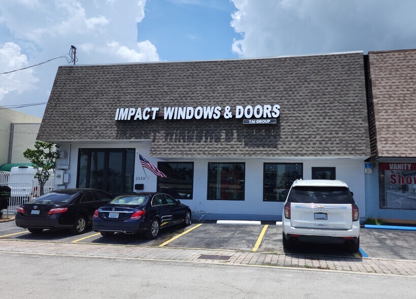 2520 SW 30th Ave, Hallandale, FL 33009