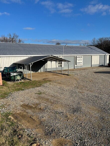 462 E Reba McEntire Ave, Stringtown, OK for sale - Building Photo - Image 1 of 23