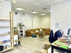28 Rue Godefroy Cavaignac, Paris for lease Interior Photo- Image 2 of 5