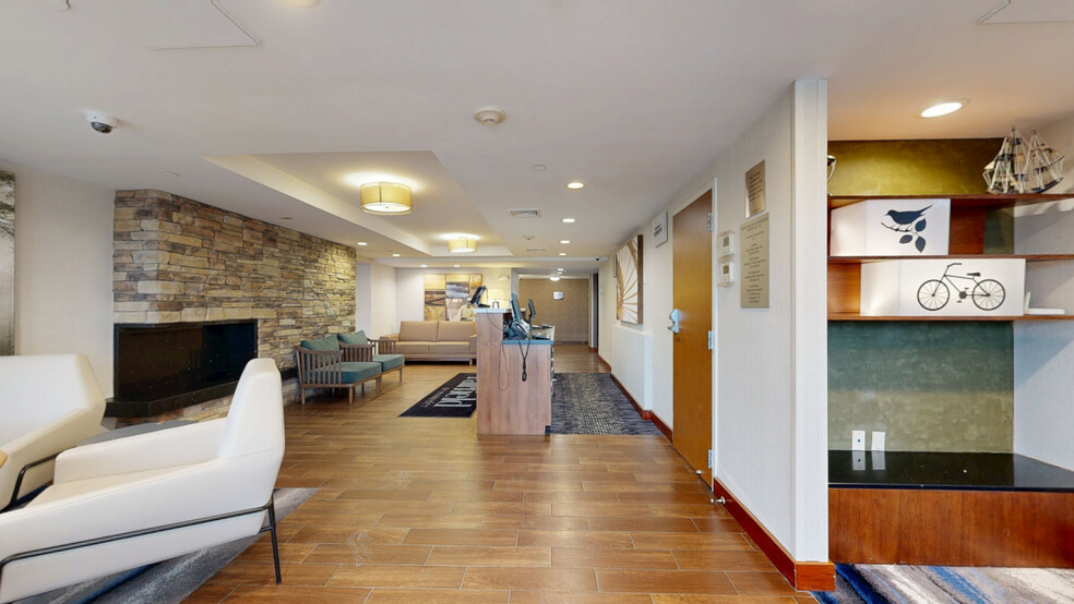 100 Miles Dr, Wallingford, CT for sale - Matterport 3D Scan - Image 3 of 23