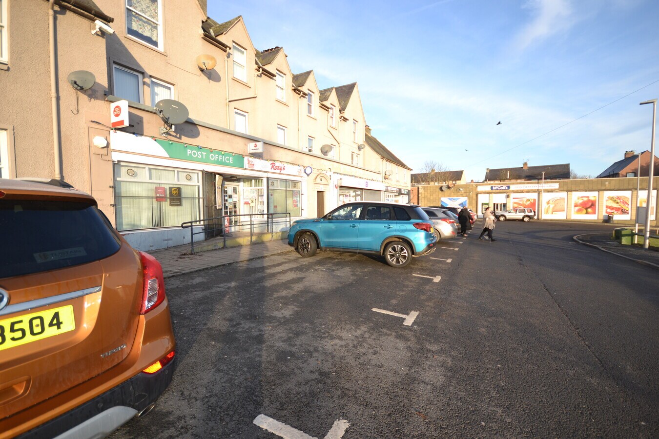 5 Kenilworth, Hawick, SCB TD9 8EG Post Office & Roxys