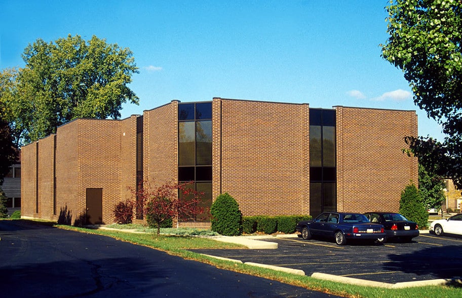 7031 Corporate Way, Dayton, OH for lease - Building Photo - Image 2 of 3
