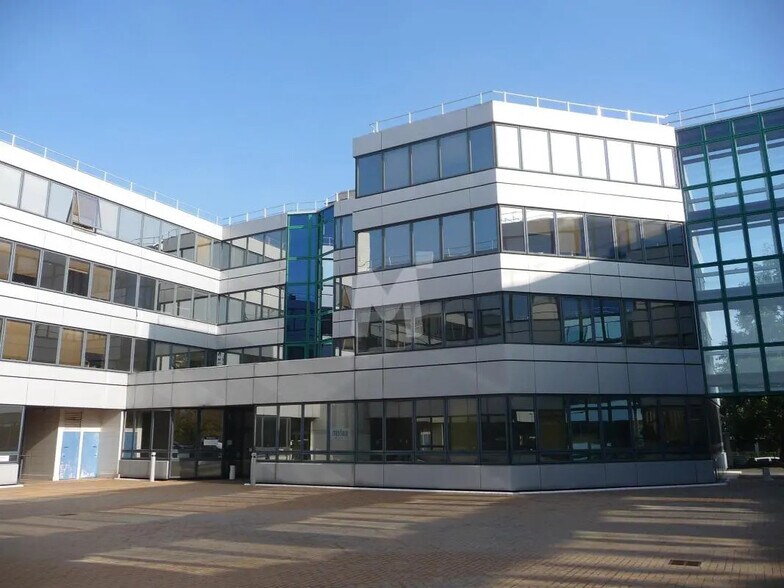 Office in Massy for lease - Building Photo - Image 1 of 8
