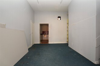 27 Huntriss Row, Scarborough for lease Interior Photo- Image 2 of 6