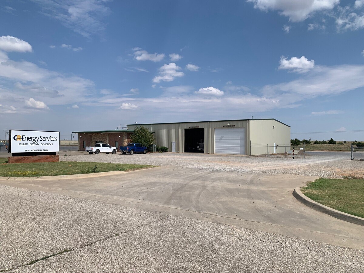 2200 Industrial Blvd, Weatherford, OK 73096 Flex for Sale