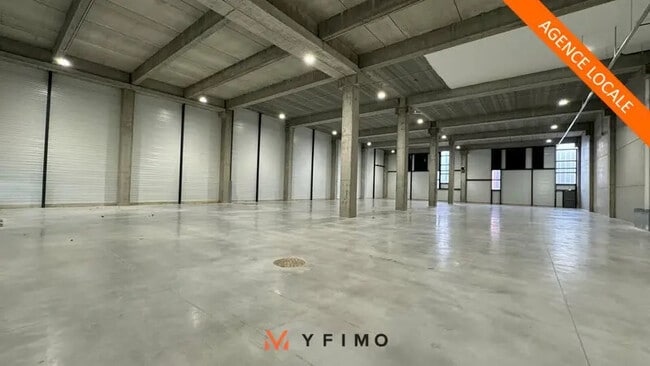Location Local d'activités 1 084 m²