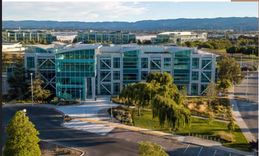 2000 Seaport Blvd, Redwood City, CA for lease Building Photo- Image 1 of 1