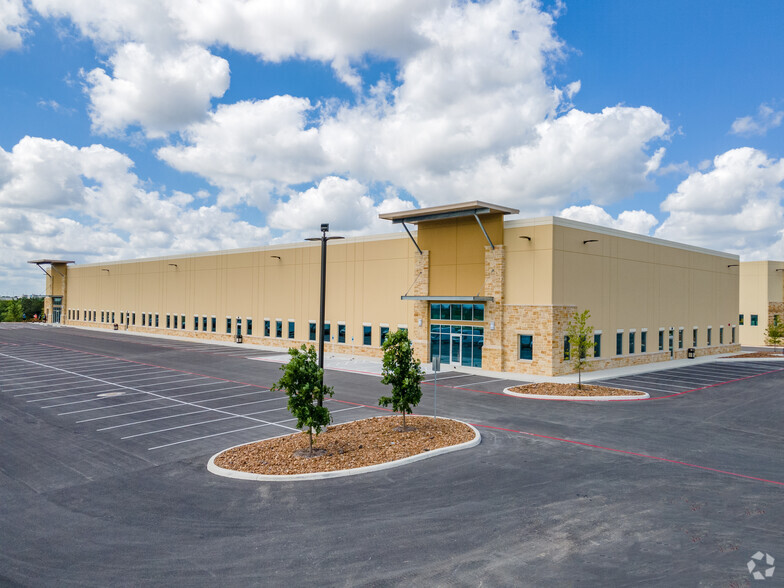 6422 E Campus Dr, San Antonio, TX for lease - Building Photo - Image 1 of 25